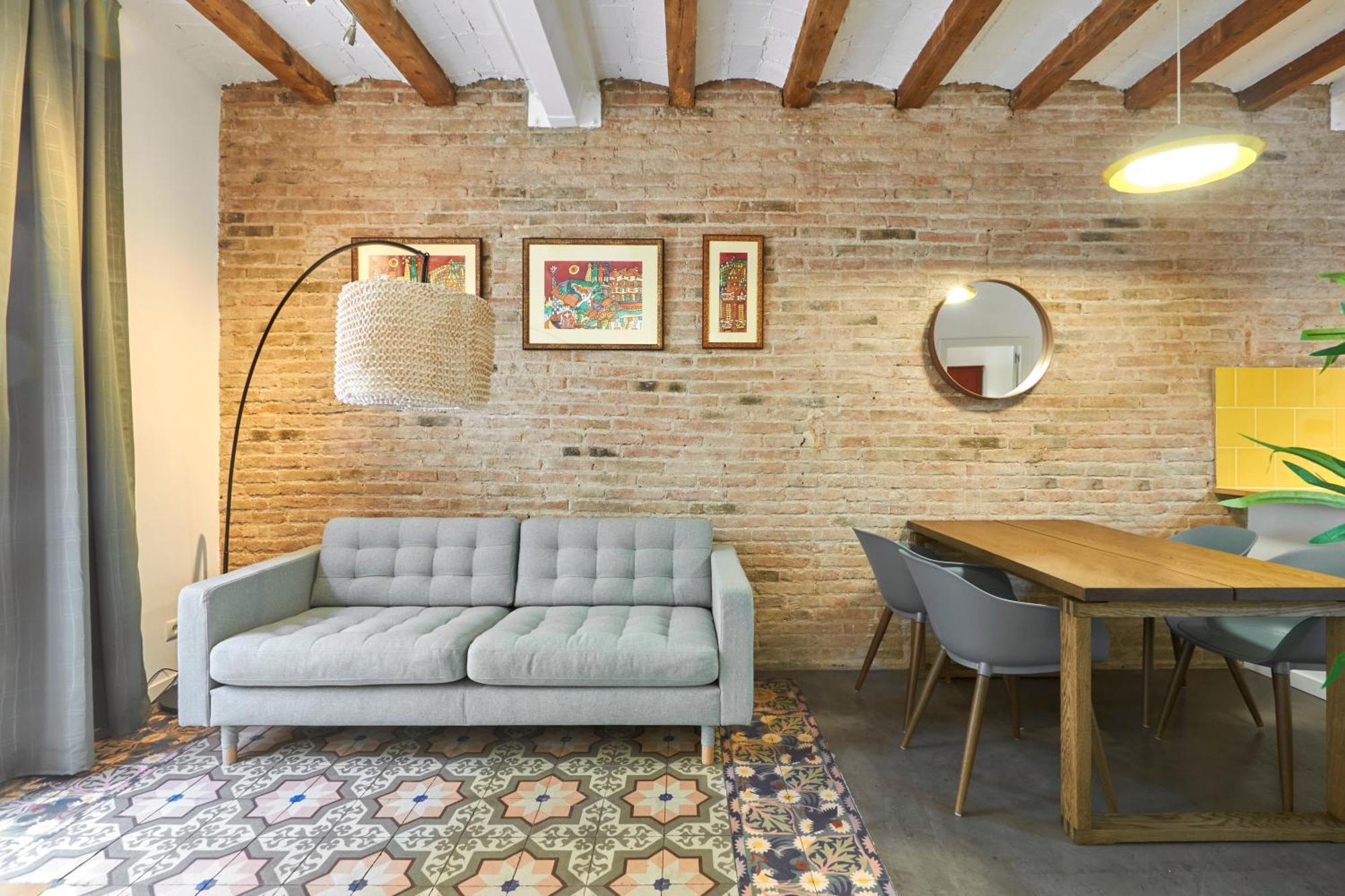 64 Apartment In A Typical Barcelona'S Old Building Dış mekan fotoğraf