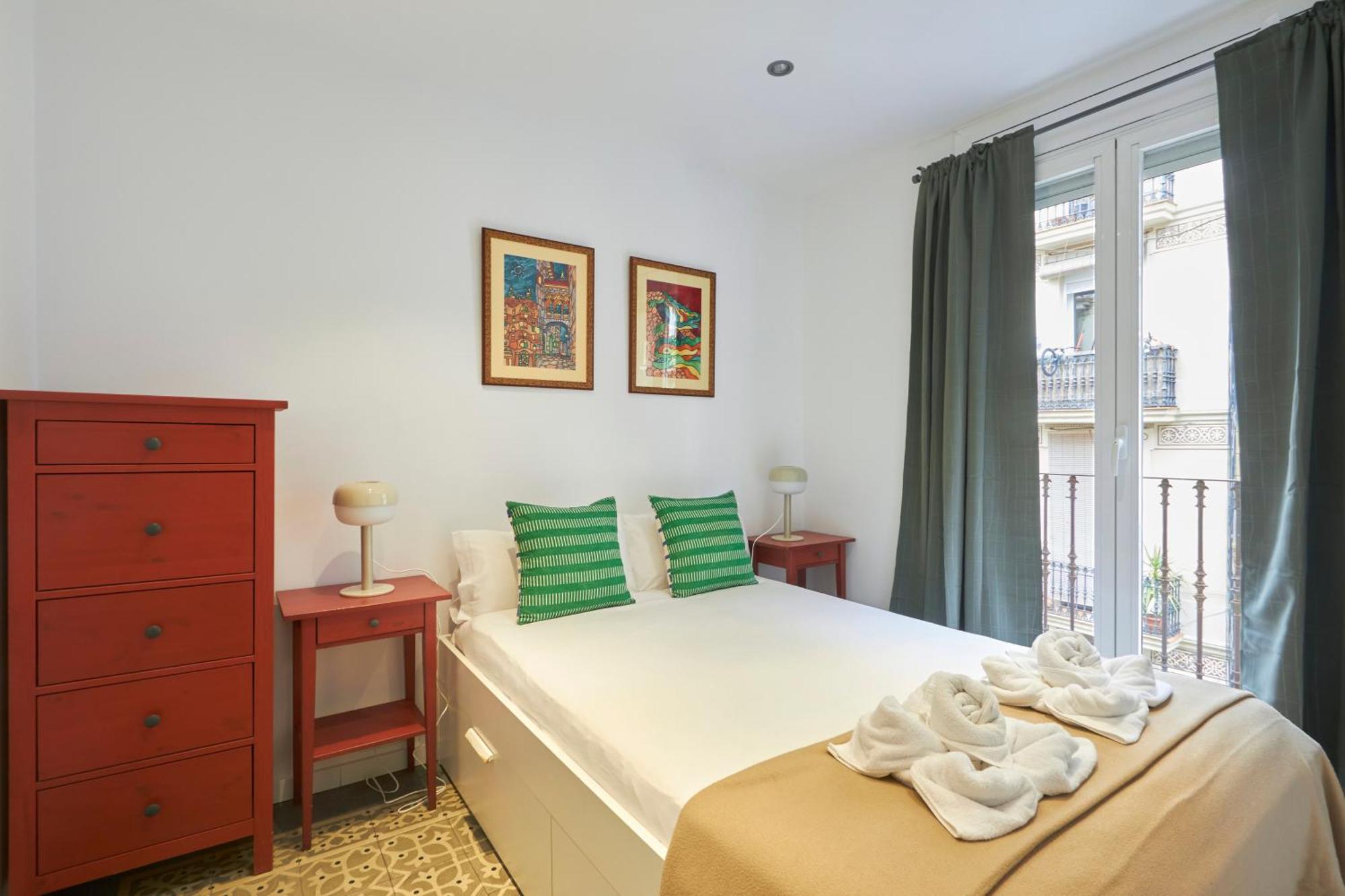 64 Apartment In A Typical Barcelona'S Old Building Dış mekan fotoğraf